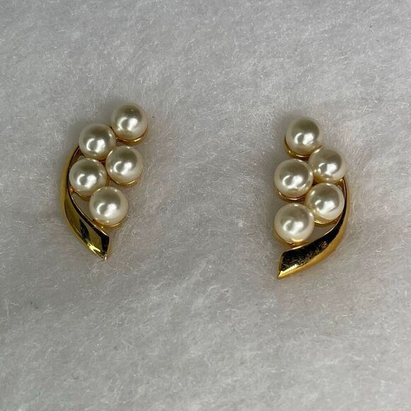 Napier Jewelry - Vintage Napier pearl climber earrings clip style